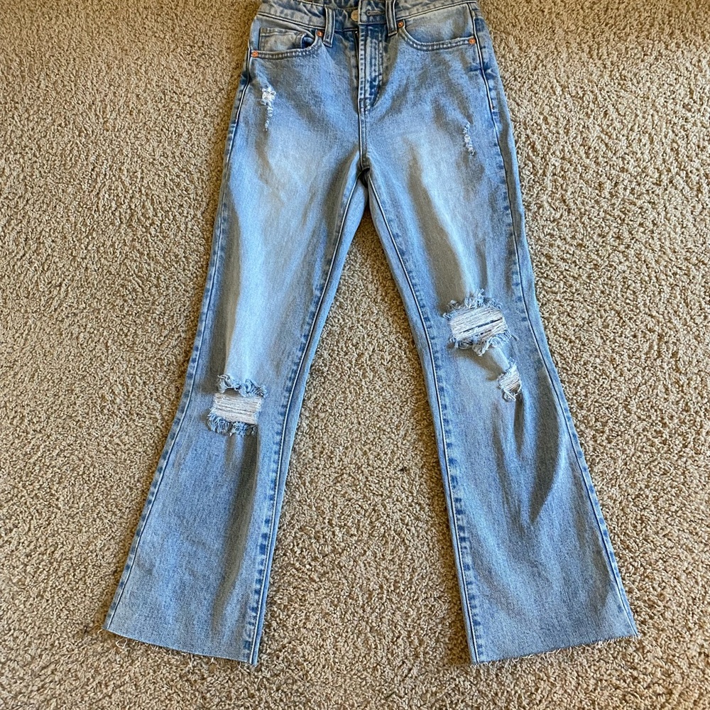 Womens Light Wash Juicy Crop Kick Jeans 24
